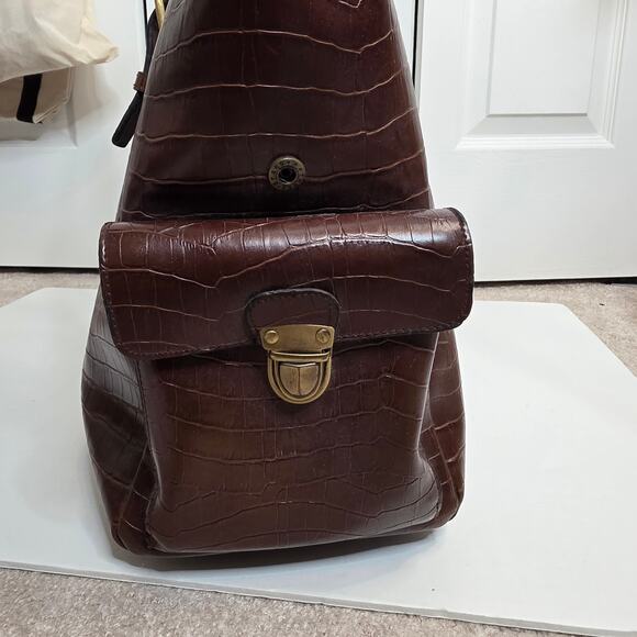 Bueno Large Overnight Leather Crocodile Print Travel Bag - Picture 7 of 12